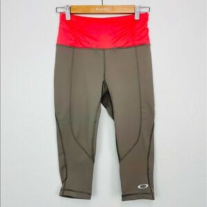 Oakley Fitted High Waisted Grey Pink Workout Athletic Running Capris